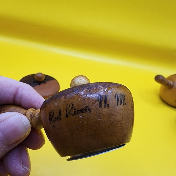 Vintage Wooden Mini Pots Salt Pepper Shakers New Mexico Red River - Picture 3 of 6